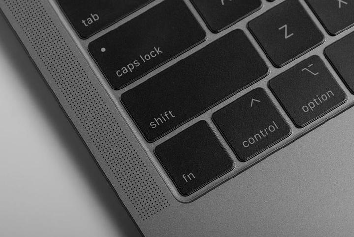 Immagine prodotto Moshi Protezione per tastiera ClearGuard Air 13 per MacBook Air 13 (Thunderbolt 3/USB-C, EU)