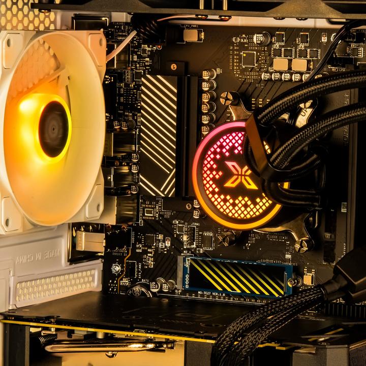 Produktbild Captiva Advanced Gaming R88-551 Ryzen 7 RTX 4060 (AMD Ryzen 7 7800X3D, 32 GB, 1000 GB, GeForce RTX 4060)