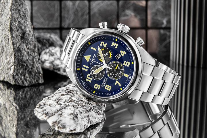 Produktbild Citizen AT2480-81L Eco-Drive Super-Titanium Chronograph 43mm (Chronograph, 43 mm)