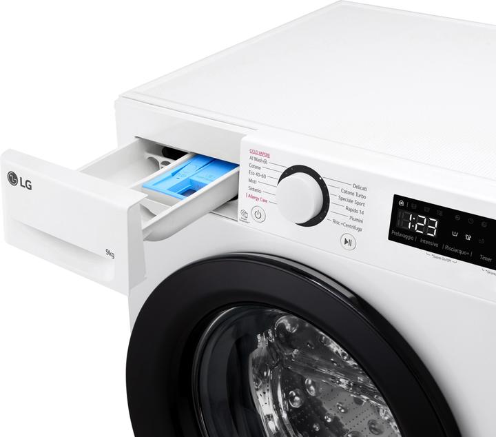 Produktbild LG F4R3009NSWB Waschmaschine 9kg AI DD, Klasse A-10%, 1400 U/min, Dampf, AI Wash (9 kg, Links)