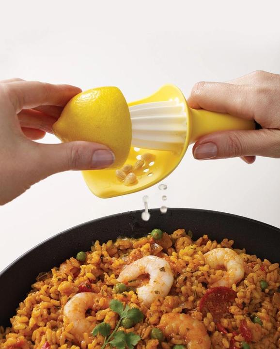 Actual product image Joseph Joseph Citrus juicer yellow, 16.5x8.5x7 cm