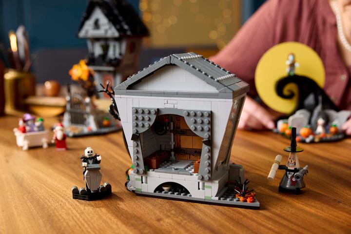Immagine prodotto LEGO Nightmare Before Christmas (21351, LEGO Ideas, Set LEGO rari)