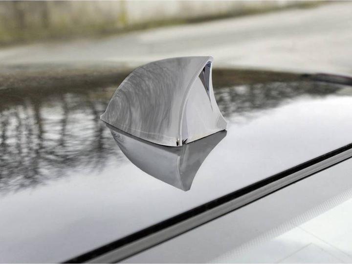 Image du produit EAL 521201 Antenne requin de voiture en plastique Chrome L x H P 115 75 65