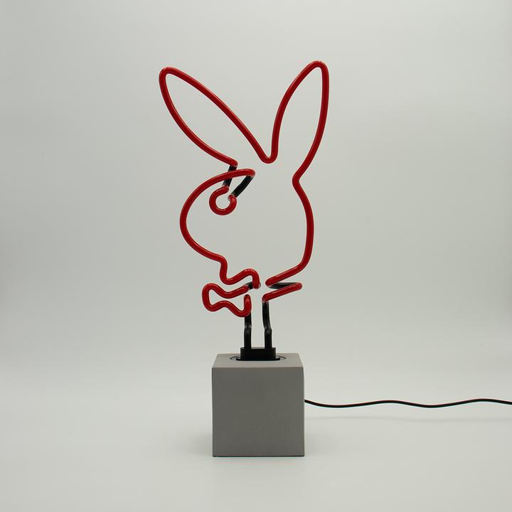 Image du produit Locomocean Lampe de table en verre néon avec socle en béton - Playboy Bunny rouge