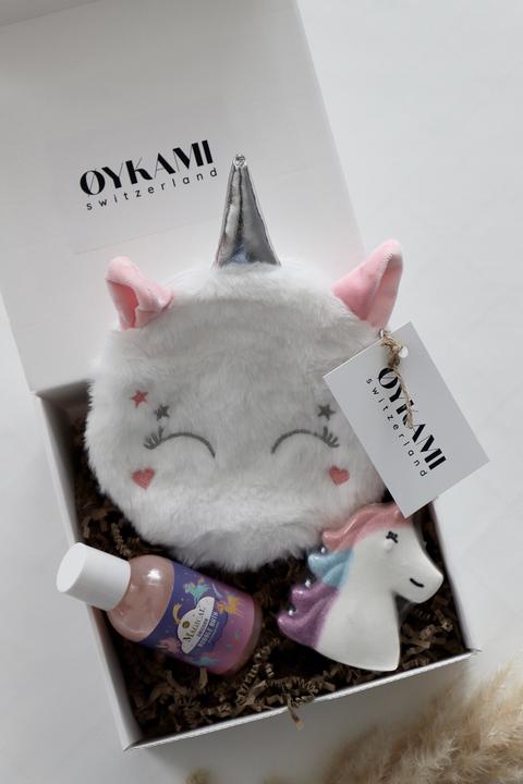 Produktbild Oykami Geschenkbox Mädchen "Einhorn Kosmetiktasche" Flauschig (Körperpflegeset)