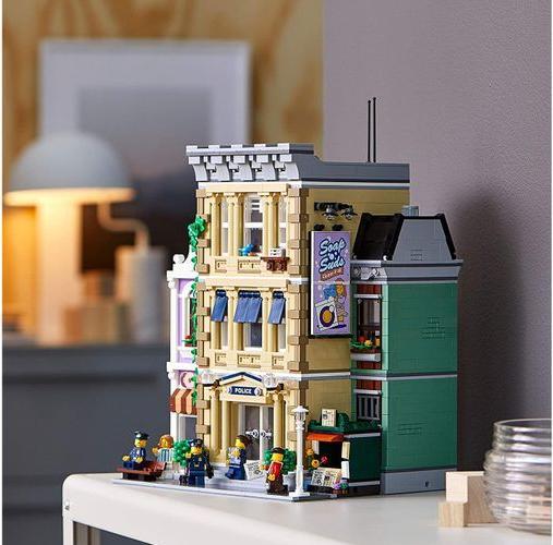 Actual product image LEGO Police Station (10278, LEGO Creator Expert, LEGO Rare Sets)