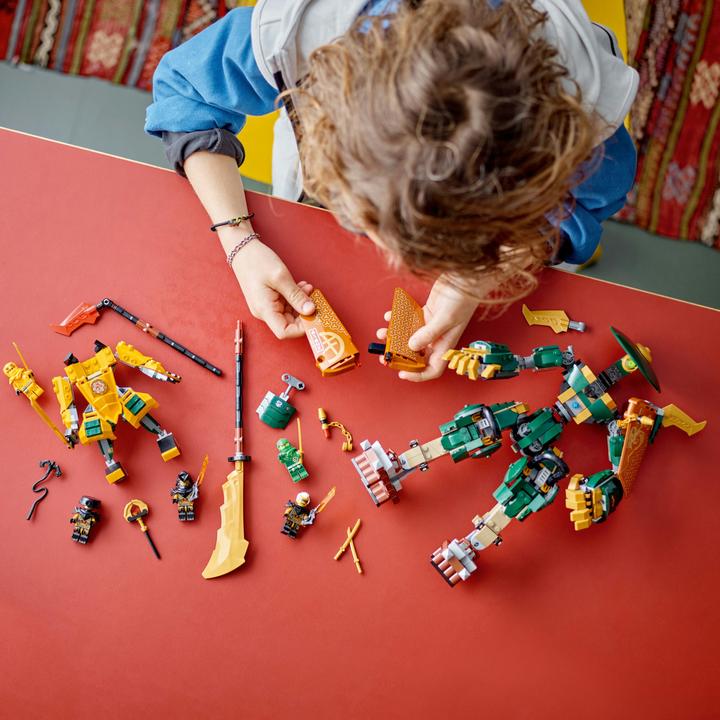 Produktbild LEGO Lloyds und Arins Training-Mechs (71794, LEGO Ninjago)