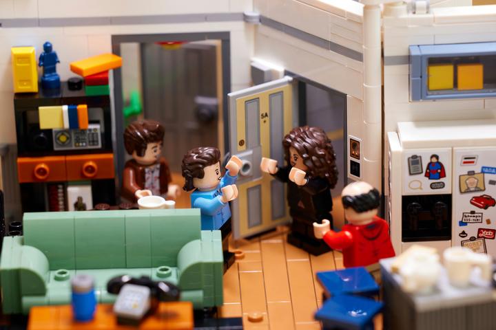 Actual product image LEGO Seinfeld (21328, LEGO Ideas, LEGO Rare Sets)