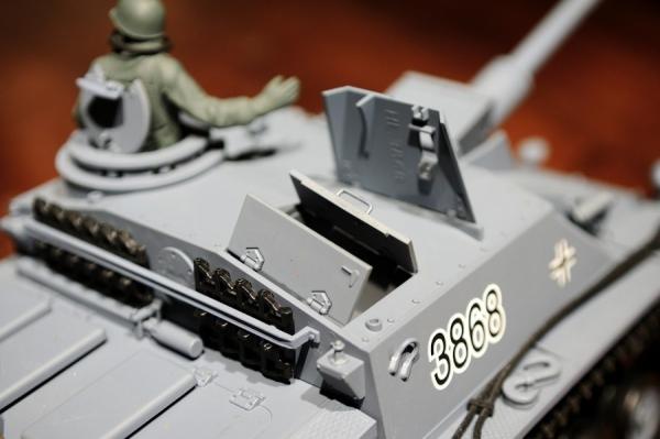 Actual product image Es-toys RC Tank "Assault Gun III" - Stug 3 Heng Long 1:16 Grey, Smoke&Sound, Metal Gearbox And 2.4Ghz (RTR Ready-to-Run)
