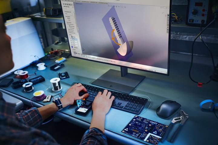 Actual product image HP Z1 G9 Tower (Intel Core i7-14700, 32 GB, 1000 GB, GeForce RTX 4060)