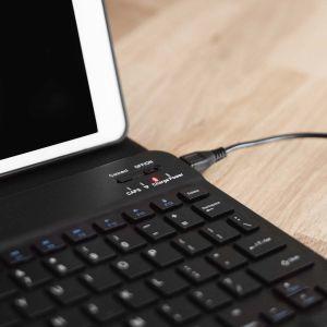 Actual product image Accezz QWERTY Keyboard Bookcase iPad Air (2025 / 2024 / 2022 / 2020) / Pro 11 (2022 - 2018)