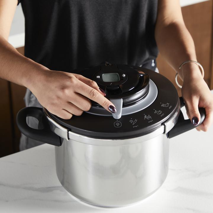 Actual product image Tefal Clipso+ Chef 6L Schnellkochtopf (22 cm, Steam cooker, Stainless steel)