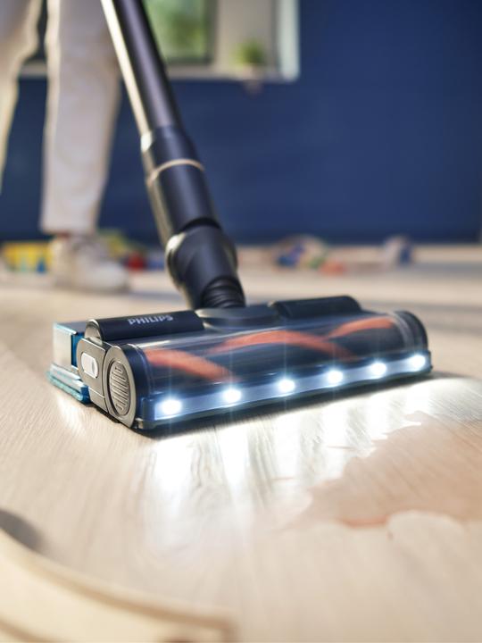 Actual product image Philips 7000 series XC7053/01