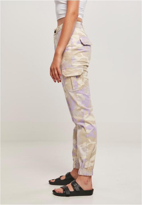 Actual product image Urban Classics Ladies High Waist Camo Cargo Pants - 5710 (33)