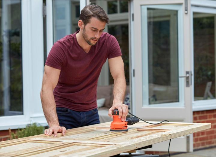 Image du produit Black & Decker BEW210QS (Ponceuse excentrique, 230 W)