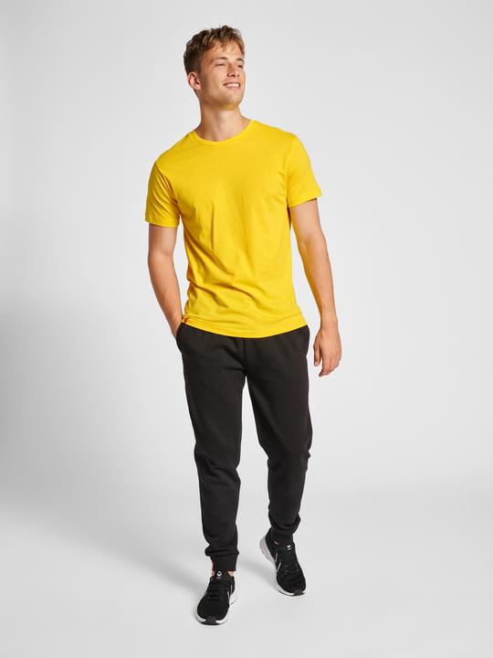 Actual product image hummel Hmlred Basic T-Shirt S/S (L)