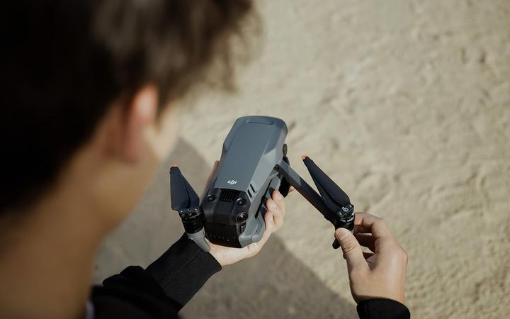 Produktbild DJI Mavic 3 Fly More Combo (46 min, 895 g, 20 Mpx)