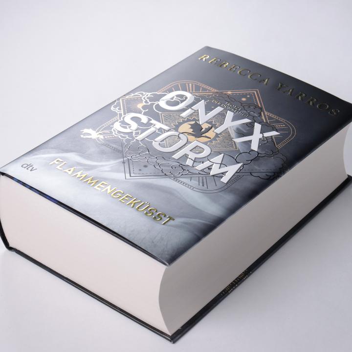 Produktbild Onyx Storm (Deutsch, Julia Schwenk, Michelle Gyo, Rebecca Yarros, 2025)