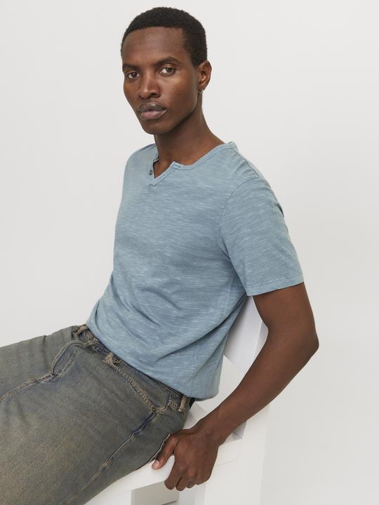 Actual product image Jack & Jones Jjesplit Neck Tee Ss Noos (L)