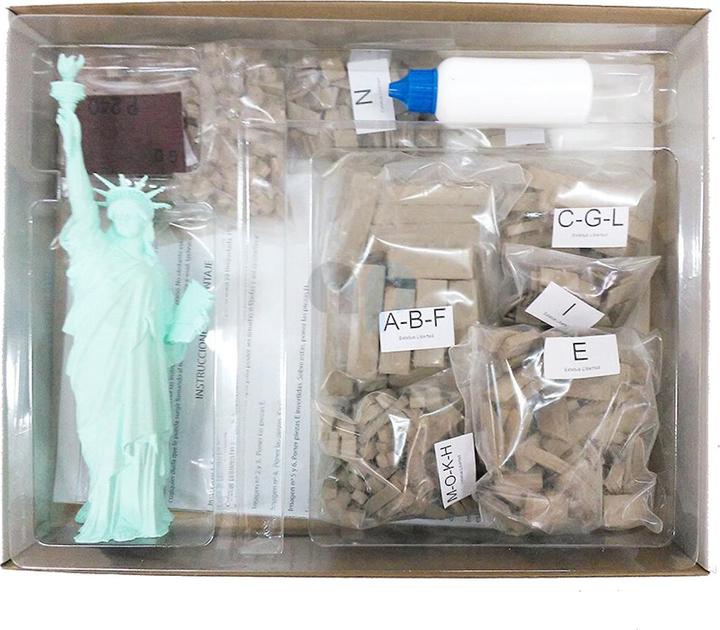 Actual product image Block Cuit. 3D ceramic model kit - Statue of Liberty New York (11.5 x 39 x 11.5 cm)