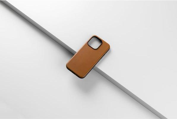 Actual product image Nomad Back Cover Modern Leather iPhone 15 Pro Rust Brown (Apple iPhone 15 Pro)
