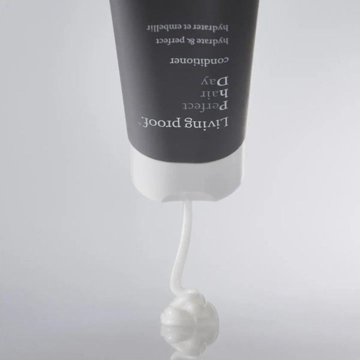 Actual product image Living Proof Perfect Hair Day (236 ml)