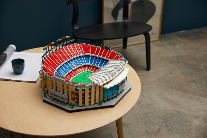 Produktbild LEGO ICONS CAMP NOU - FC BARCELONA 10284 (10284, LEGO Creator Expert, LEGO Seltene Sets)