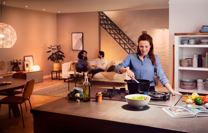 Actual product image Philips Hue Ambience Starter-Kit (E27, 11 W, 1100 lm, 1 x, F)