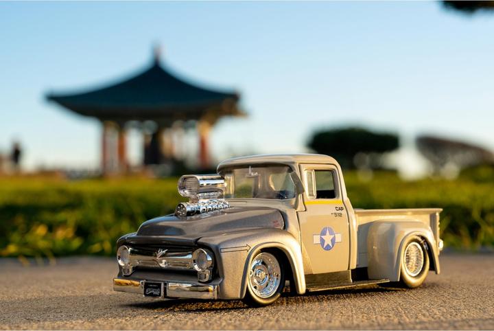 Immagine prodotto Jada Street Fighter 1956 Ford Pickup 1:24