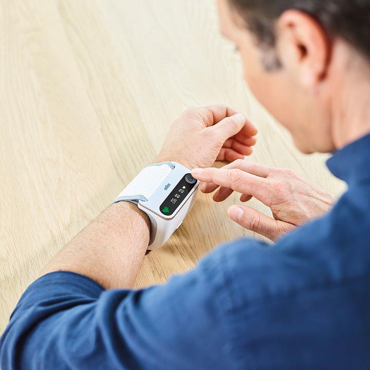 Produktbild Braun iCheck 7 (Blutdruckmessgerät Handgelenk)