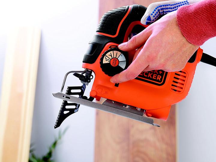 Produktbild Black & Decker Pendelhub-Stichsaege AutoSelect,620 Watt