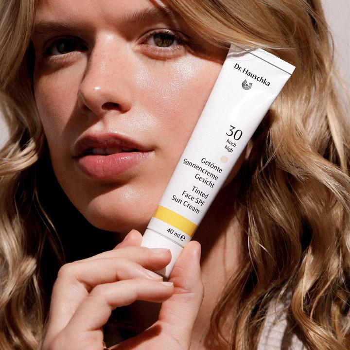 Produktbild Dr. Hauschka Sonnencreme Gesicht getönt LSF30 Creme (Sonnencreme Gesicht, SPF 30, 40 ml, 64 g)