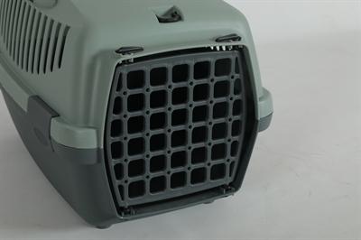 Actual product image Zolux Transporter GULLIVER 1 with plastic door, green, recycled (422180) (Dog, Safety closure)