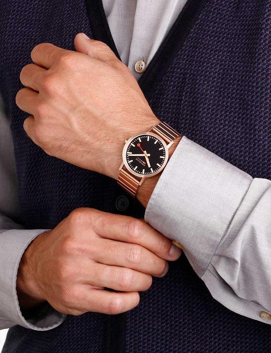 Actual product image Mondaine Classic (Analogue wristwatch, 40 mm)