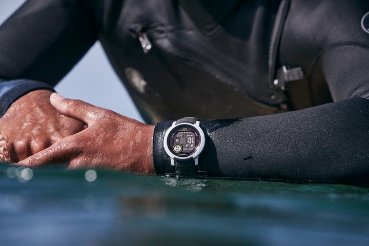 Produktbild Garmin Instinct 2 Solar Surf Edition (45 mm)