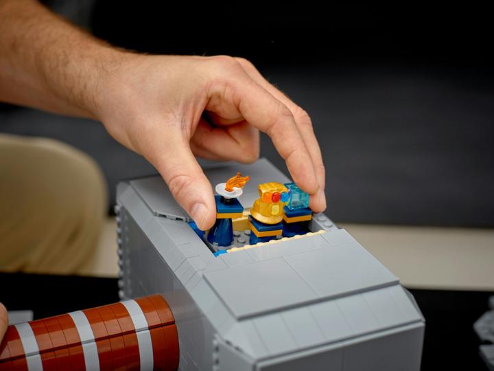 Actual product image LEGO Thor's hammer (76209, LEGO Rare Sets, LEGO Marvel)