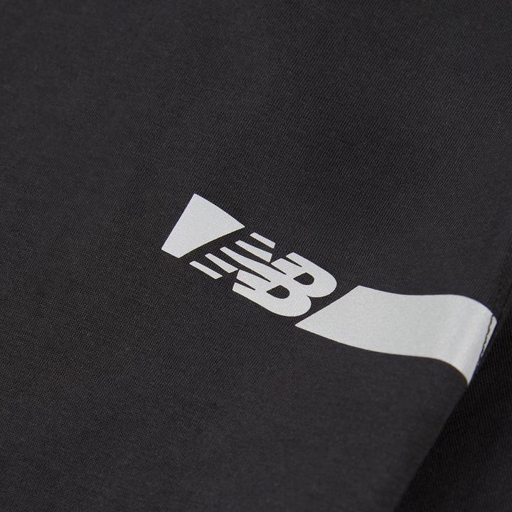 Image du produit New Balance B NB Reflective Flying NB Tee (9, 10)