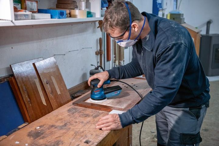 Produktbild Bosch Professional Exzenterschleifer GEX 125-1 AE, mit 3 x Schleifblatt C470, in Handwerkerkoffer (Exzenterschleifer, 250 W)