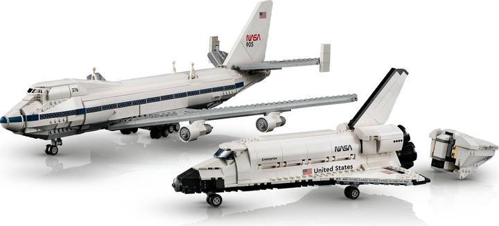 Actual product image LEGO 10360 Spaceshuttle-Transport-Jumbo