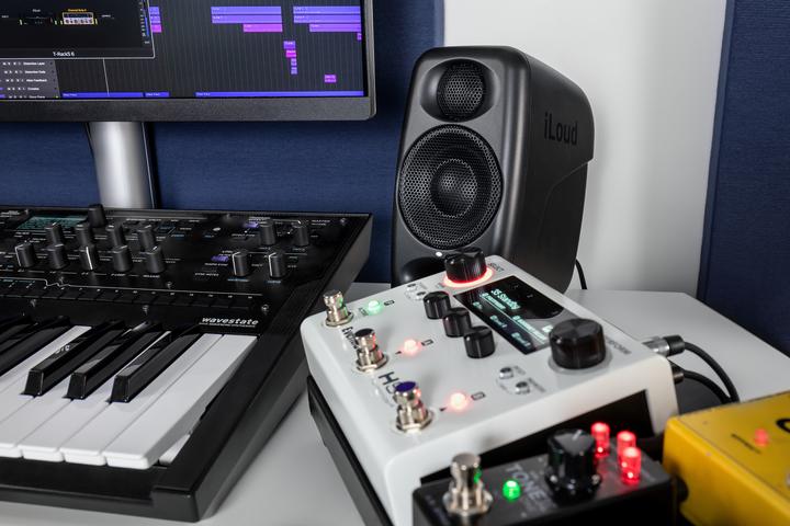 Actual product image IK Multimedia iLoud Micro Monitor Pro Single (Active, 1 pc., 1x 50 W)