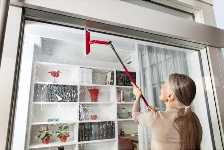 Produktbild Vileda Bürste, für Fenster, mit Teleskopstiel (1 Stk.)