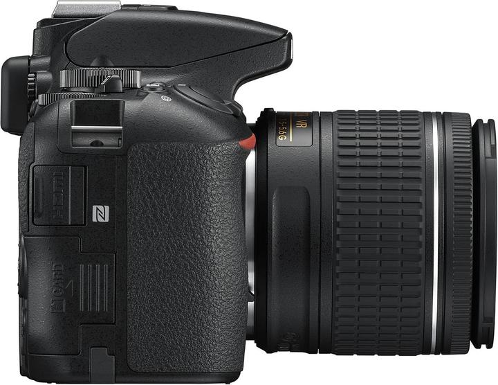 Produktbild Nikon D5600 Kit inkl. 16GB Speicherkarte und Tasche (24.20 Mpx, APS-C / DX)