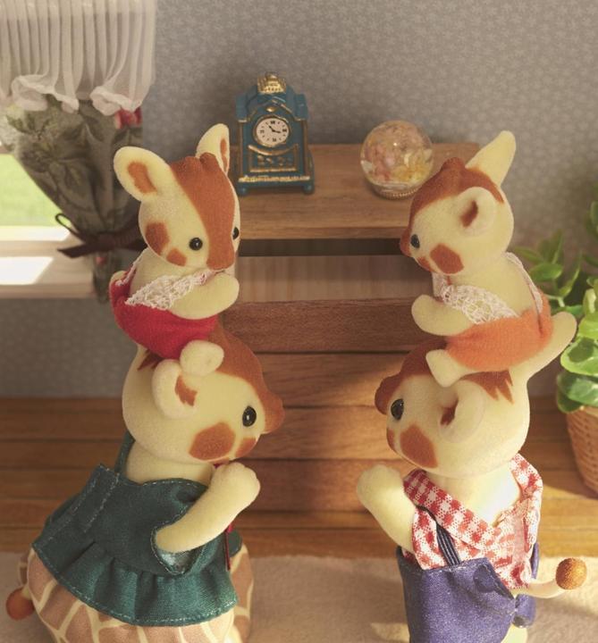 Actual product image Sylvanian Families Giraffe