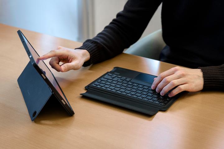 Actual product image Samsung Tucano Book Cover Keyboard for Tab A9+ (DE, Galaxy Tab A9+)