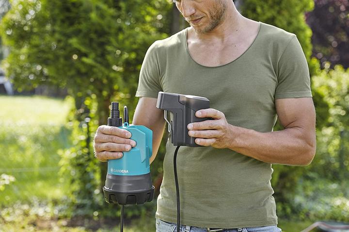 Produktbild Gardena Akku Klarwasser Tauchpumpe (Klarwasserpumpe)