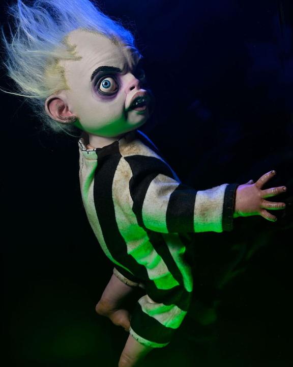 Immagine prodotto Neca Beetlejuice Beetlejuice Prop Replica 1/1 Baby Beetlejuice Doll 49 cm
