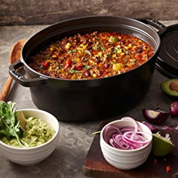 Actual product image Staub Roaster oval cherry red (23 cm, Casserole + Stewpot, Cast iron, Enamel)