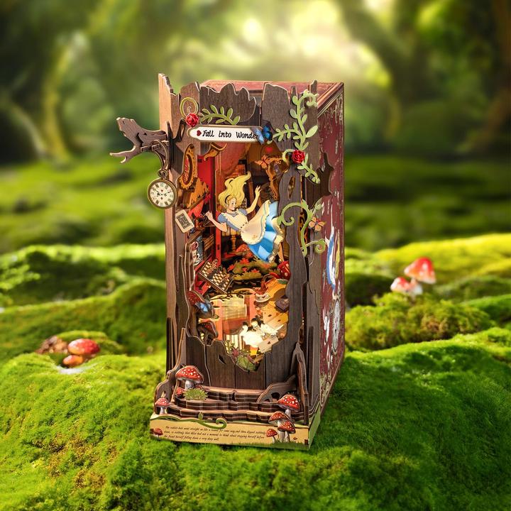 Immagine prodotto Robotime Bausatz Alice im Wunderland, Modell Art: Book Nook