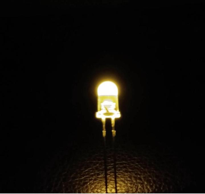 Immagine prodotto Tru Components LED cablati 5mm Lente Lattea 100° 20mA 1.8 V, 3.4V Rosso, Giallo, Arancione, Blu, Verde