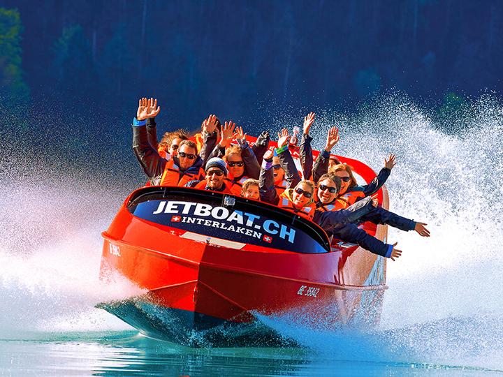 Actual product image Smartbox Outdoor adventure in Interlaken: panoramic jetboat trip for 1 adult (1 pers.)